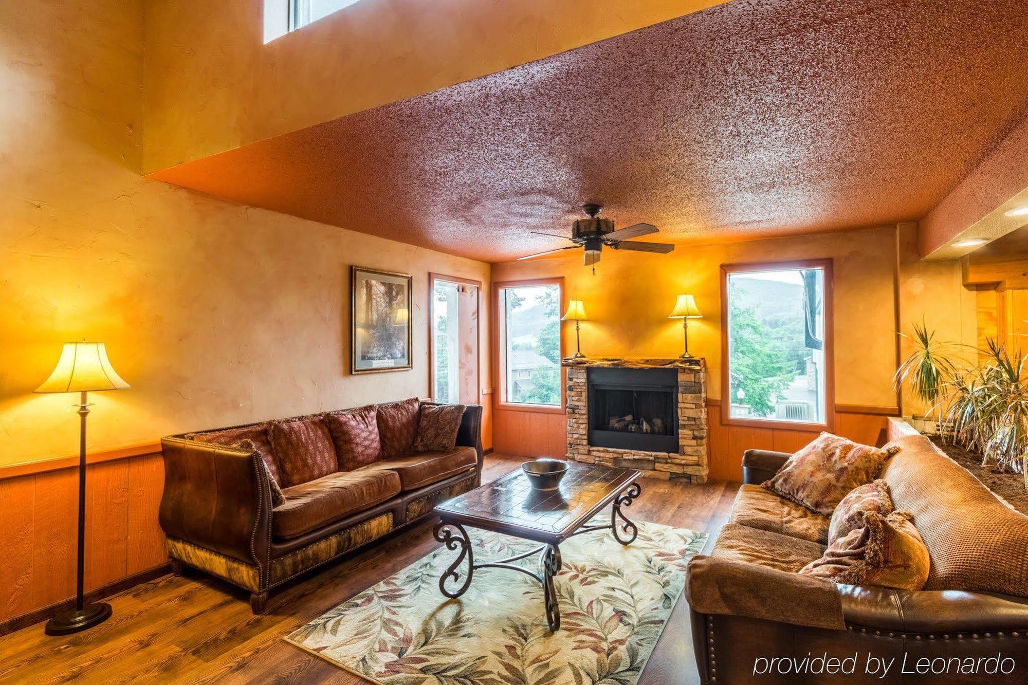Quaint Inn & Suites McHenry Esterno foto