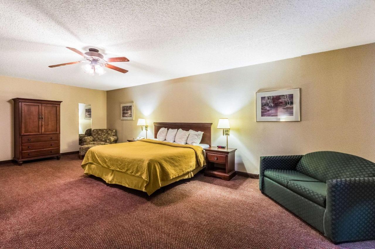 Quaint Inn & Suites McHenry Esterno foto