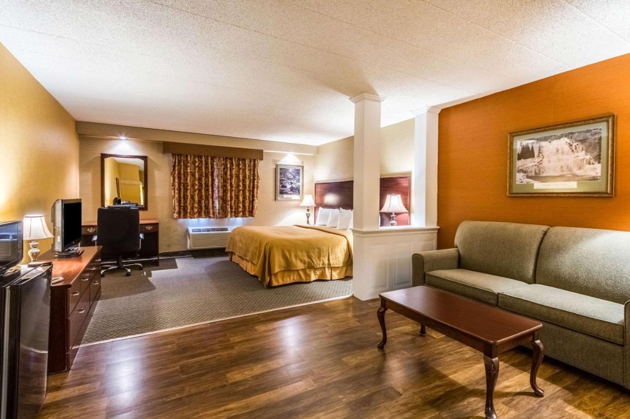 Quaint Inn & Suites McHenry Esterno foto