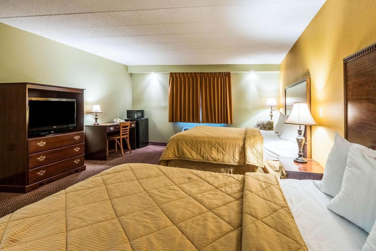 Quaint Inn & Suites McHenry Esterno foto