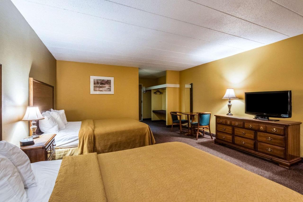 Quaint Inn & Suites McHenry Esterno foto